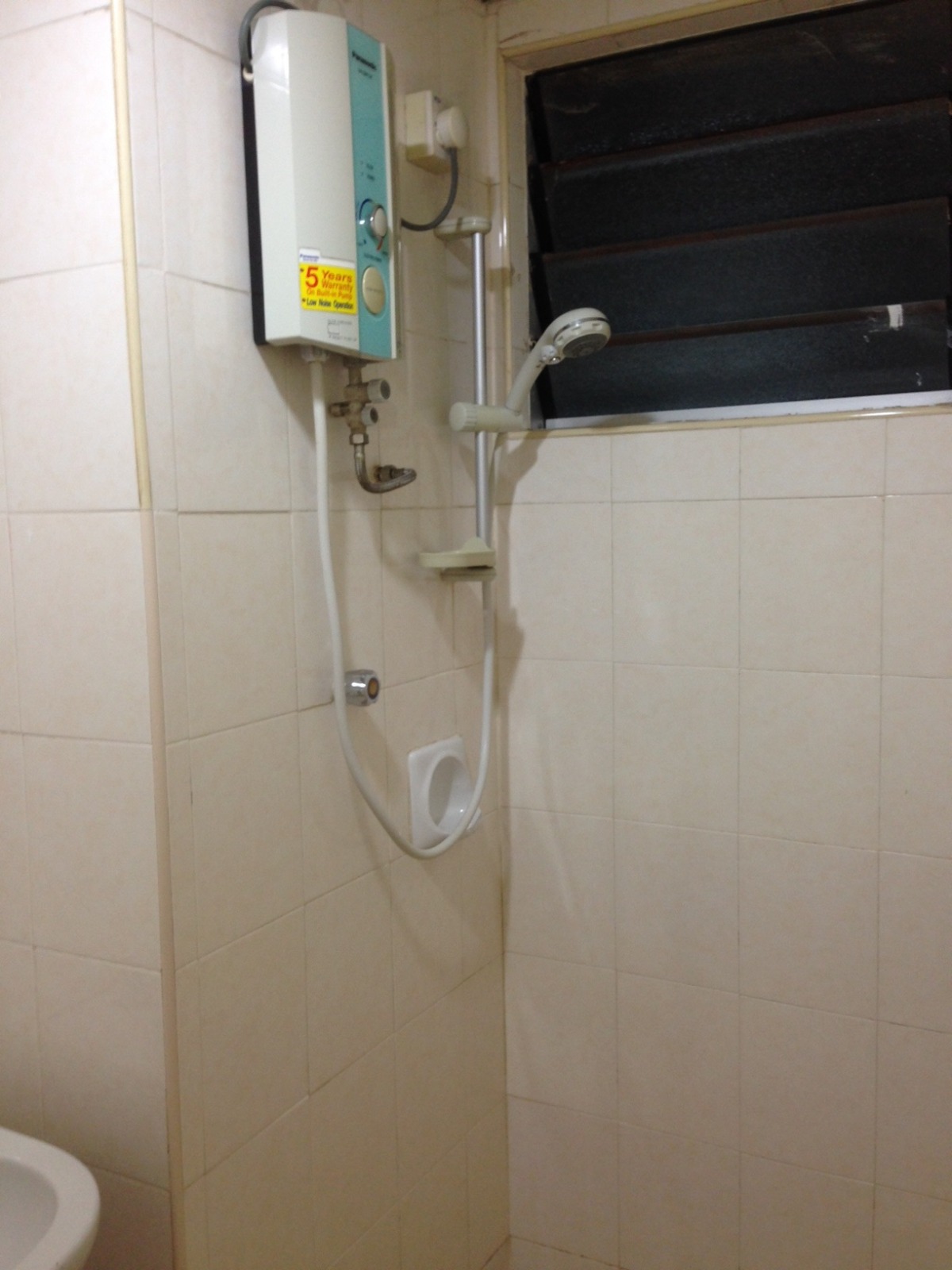 🏡 Bayu Puteri Apartment – Fully Furnished Unit with 3 Carparks! For Sale
