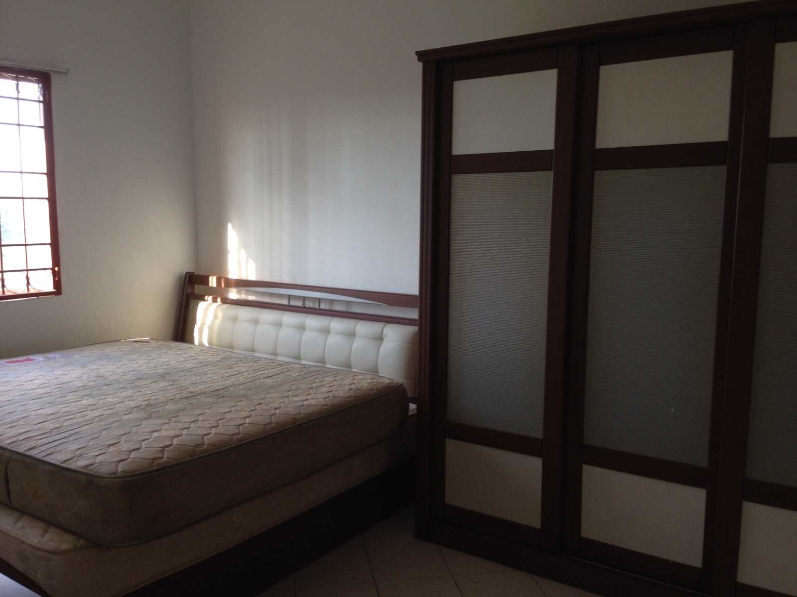 🏡 Bayu Puteri Apartment – Fully Furnished Unit with 3 Carparks! For Sale