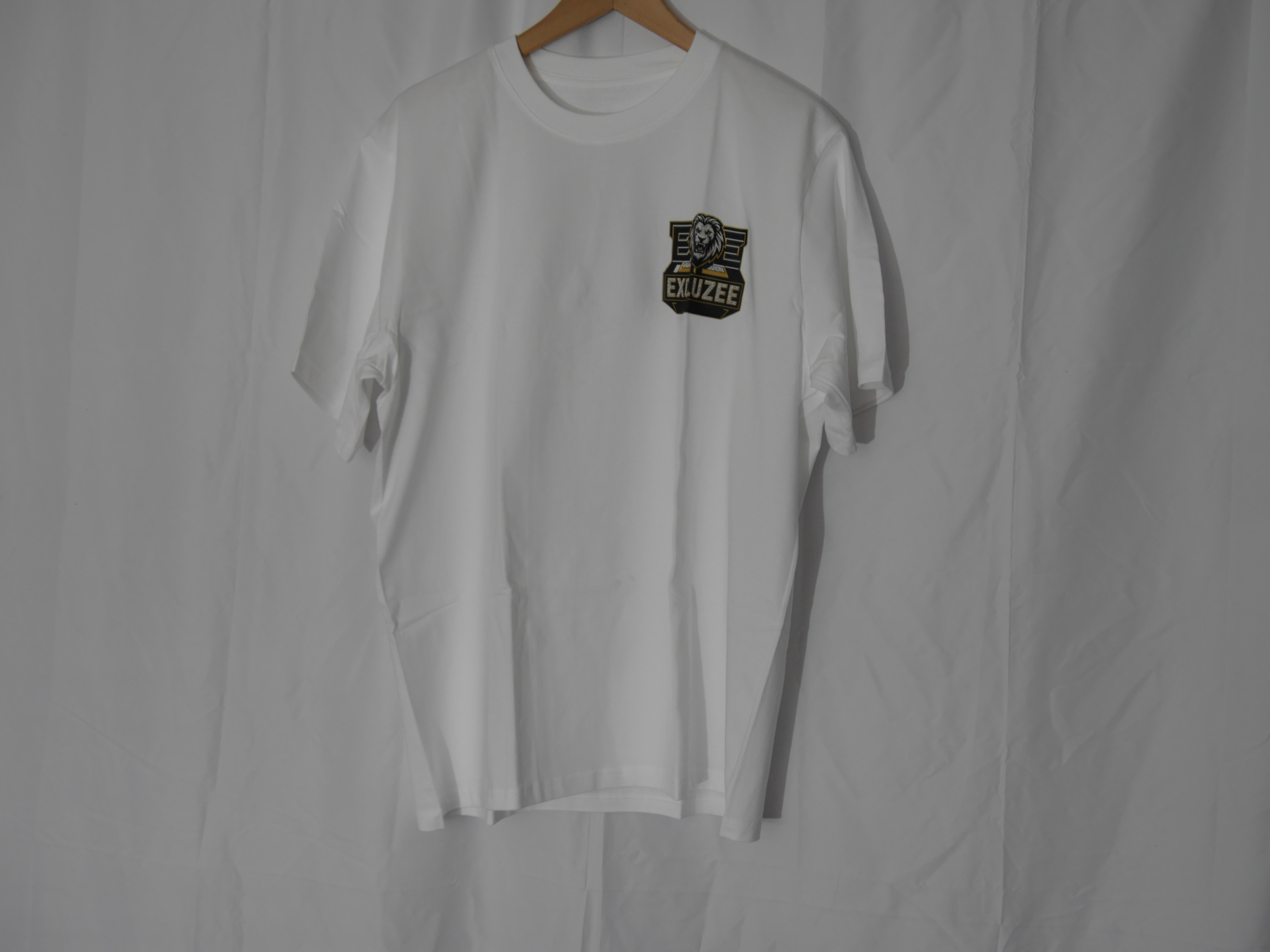 Excluzee White Graphic T-Shirt