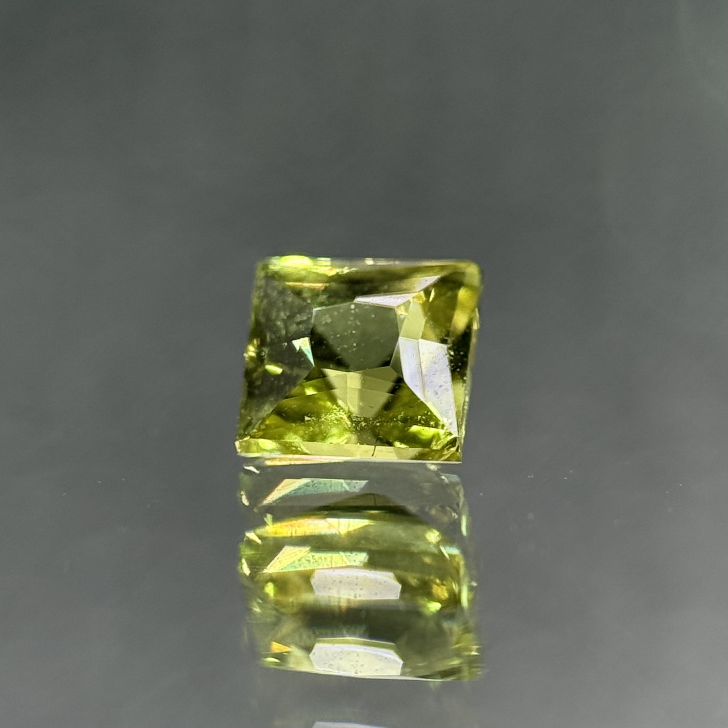 Yellow Sapphire Princess Cut