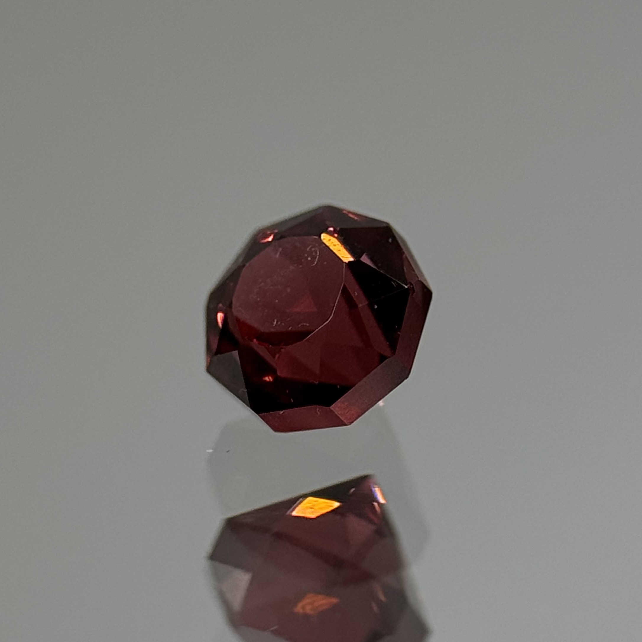 Malaya Garnet 