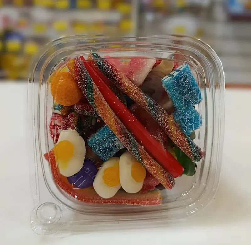 Tupper con 300g de gomitas surtidas