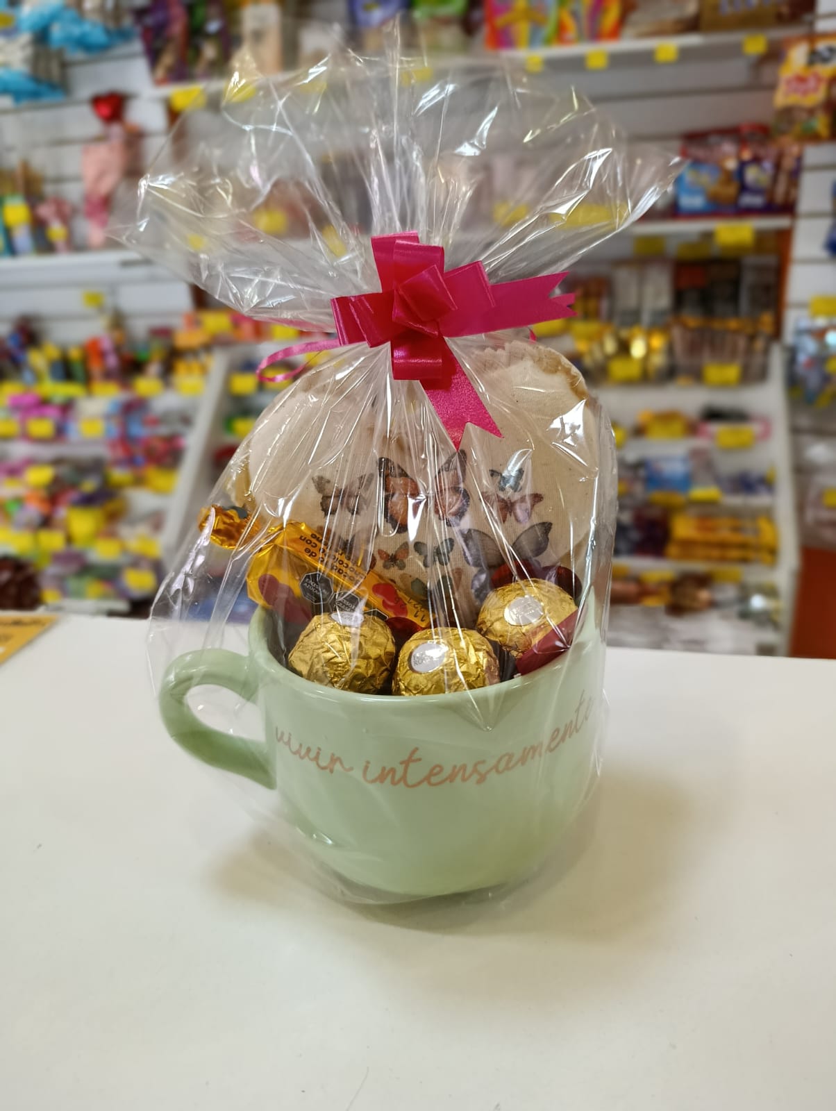 Tazón con corazón colgante de tela