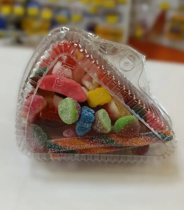 Tupper con 300g de gomitas surtidas