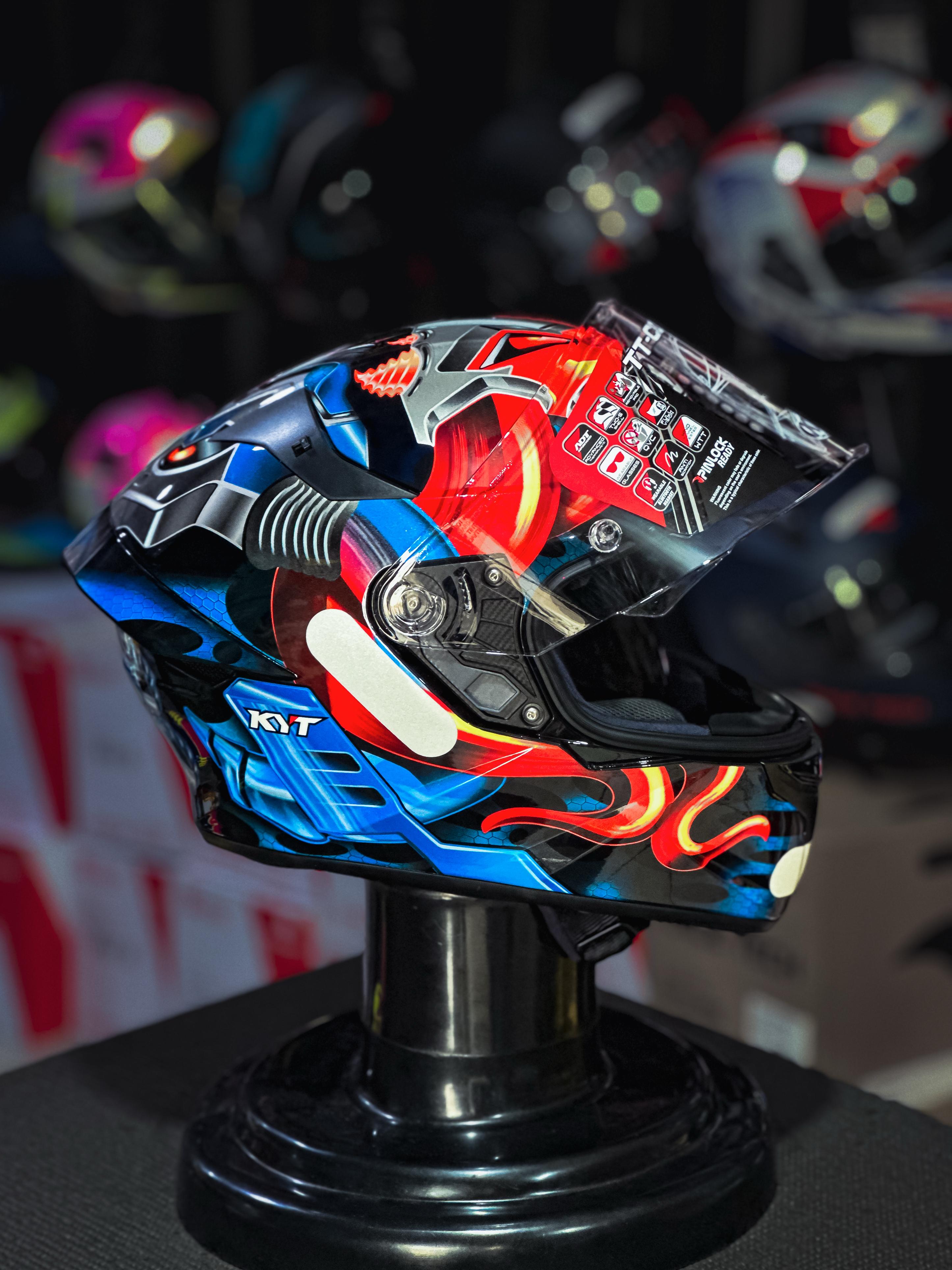 KYT TT COURSE MAGNET