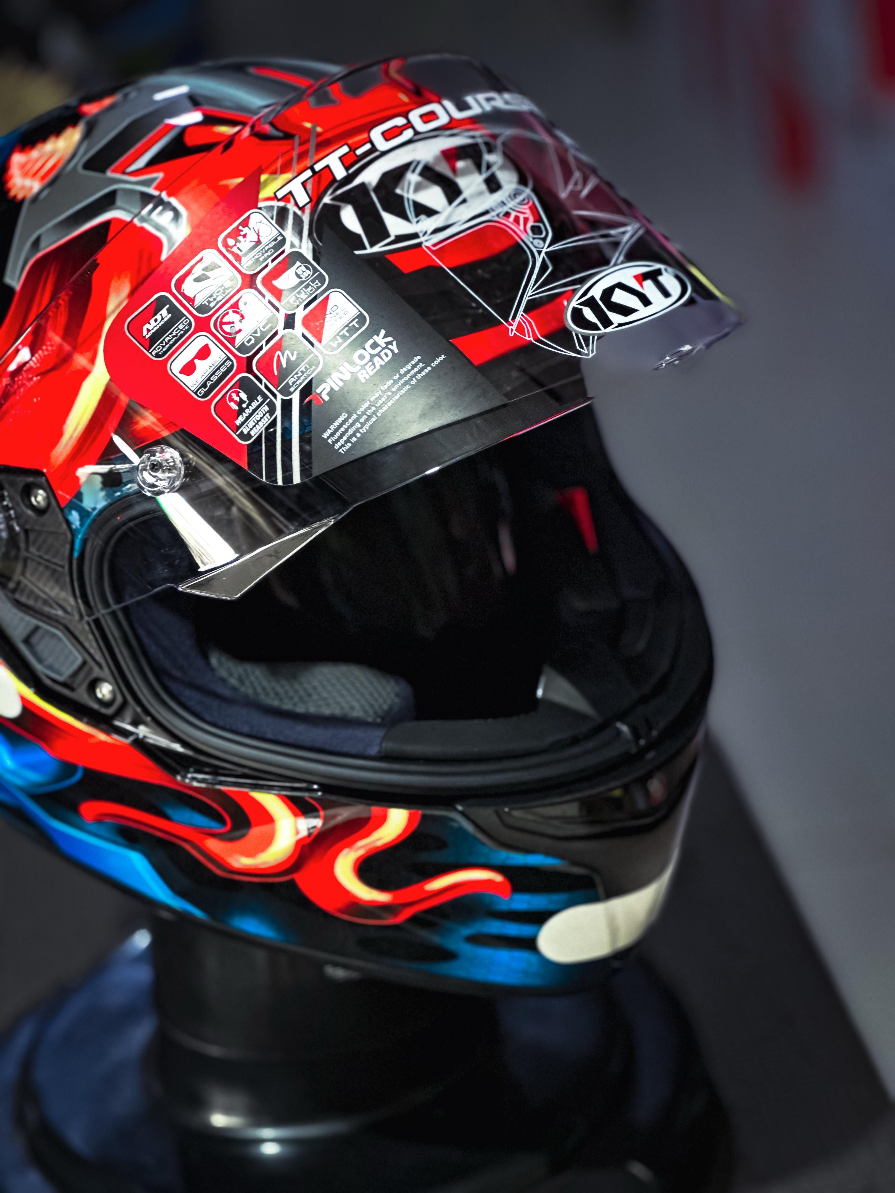 KYT TT COURSE MAGNET