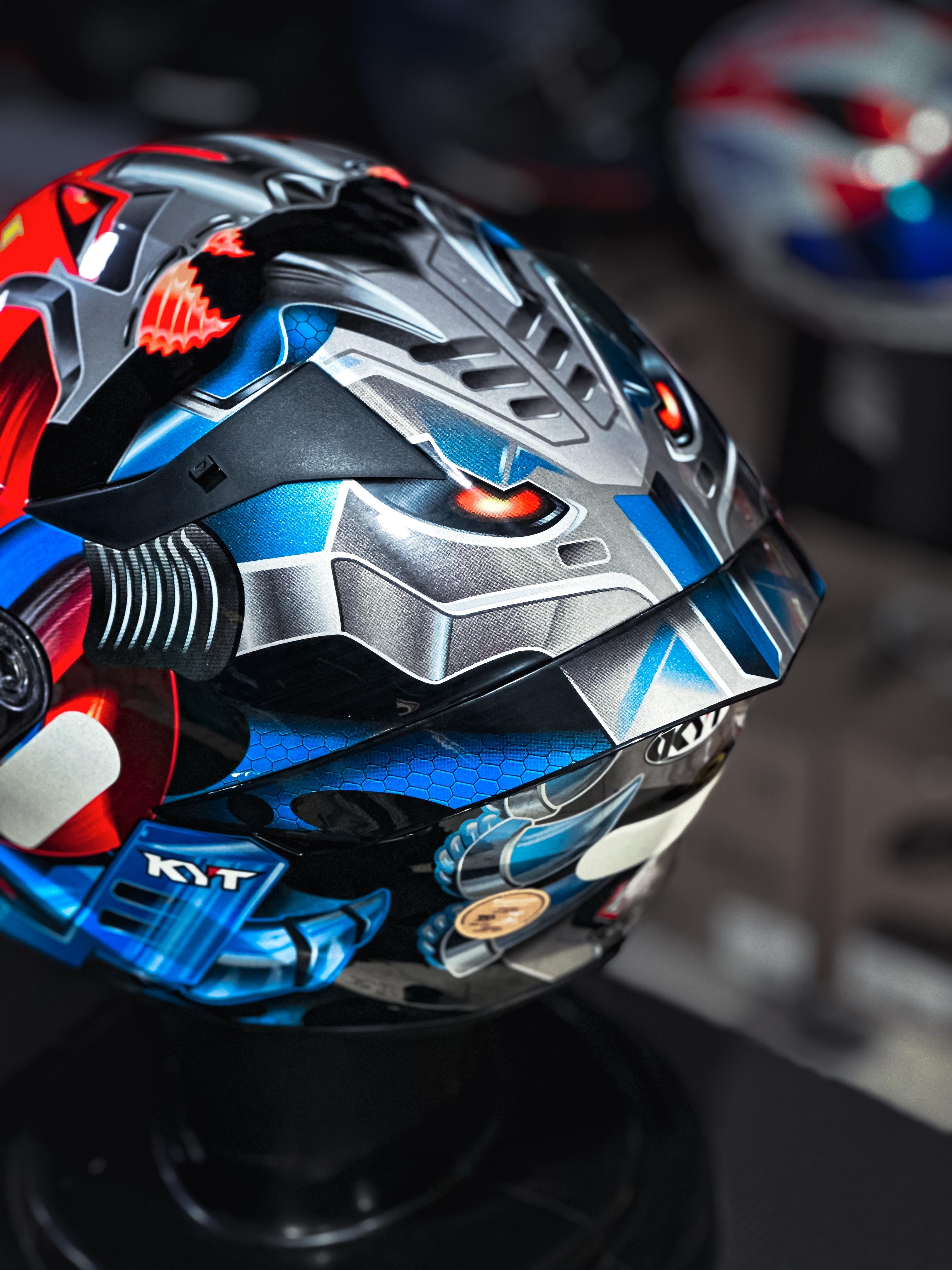 KYT TT COURSE MAGNET