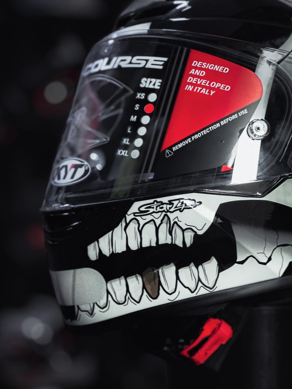 KYT TT-COURSE PIRATE