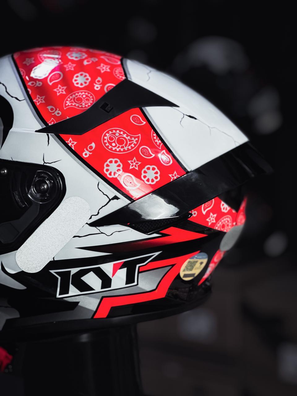 KYT TT-COURSE PIRATE