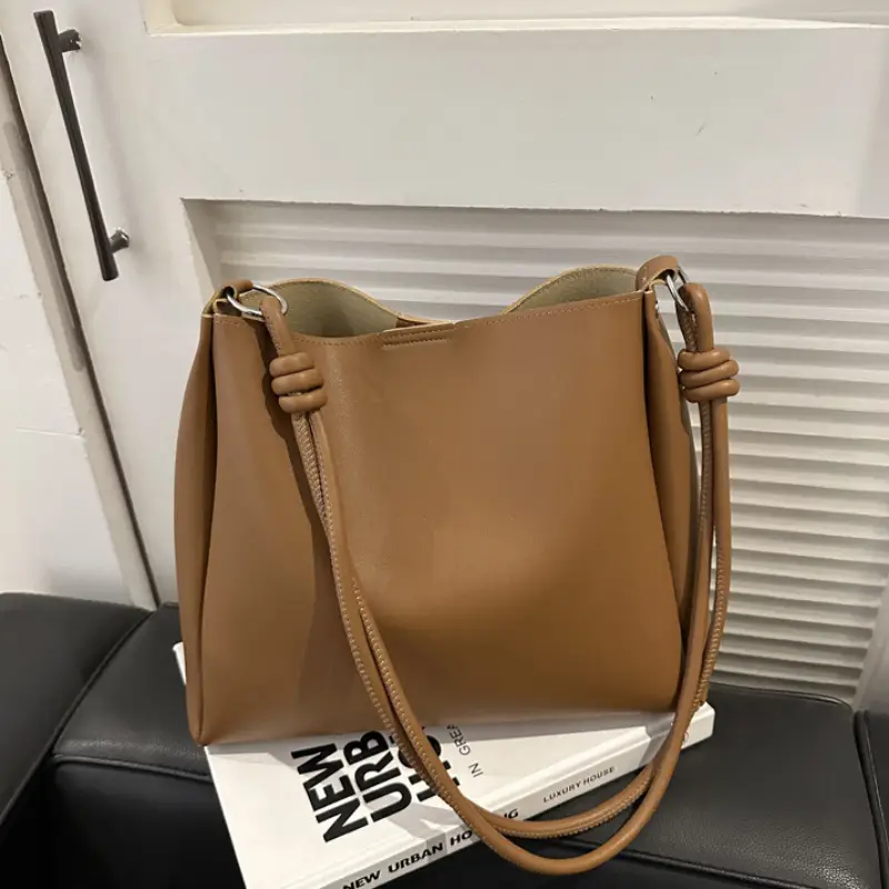 Elegant matte shoulder handbag