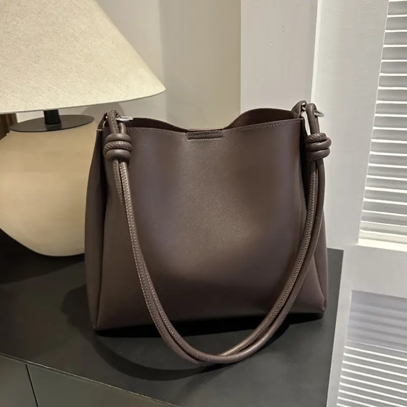 Elegant matte shoulder handbag