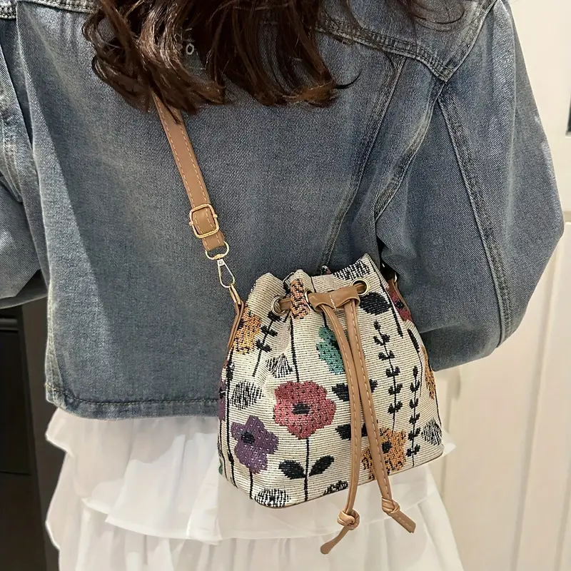 FASHION Embroidered Floral Handbag