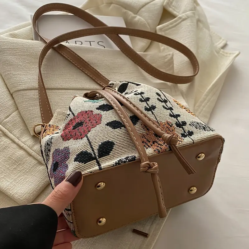 FASHION Embroidered Floral Handbag