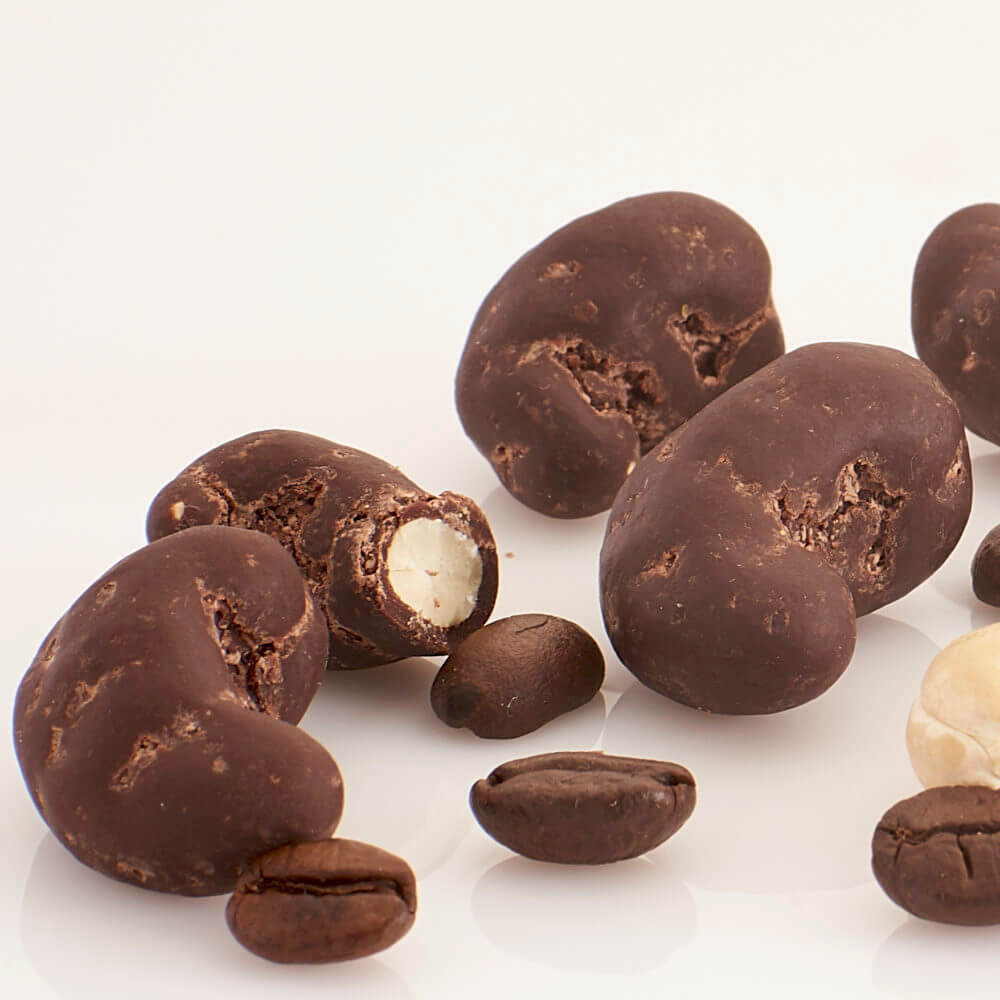 Dunkel Schokoladenüberzogene Cashewnüsse, mit Kaffee
