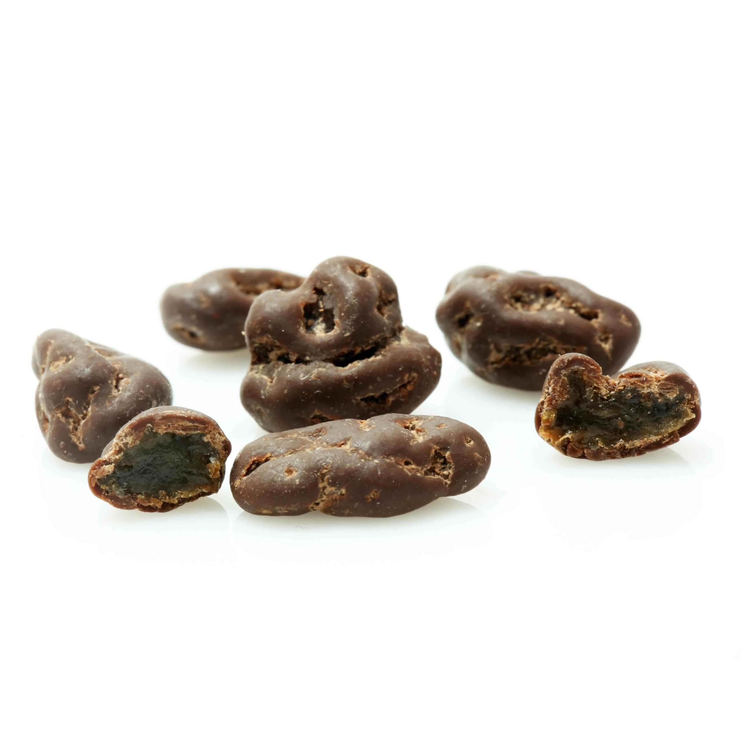 Rosinen mit roher Schokolade überzogen