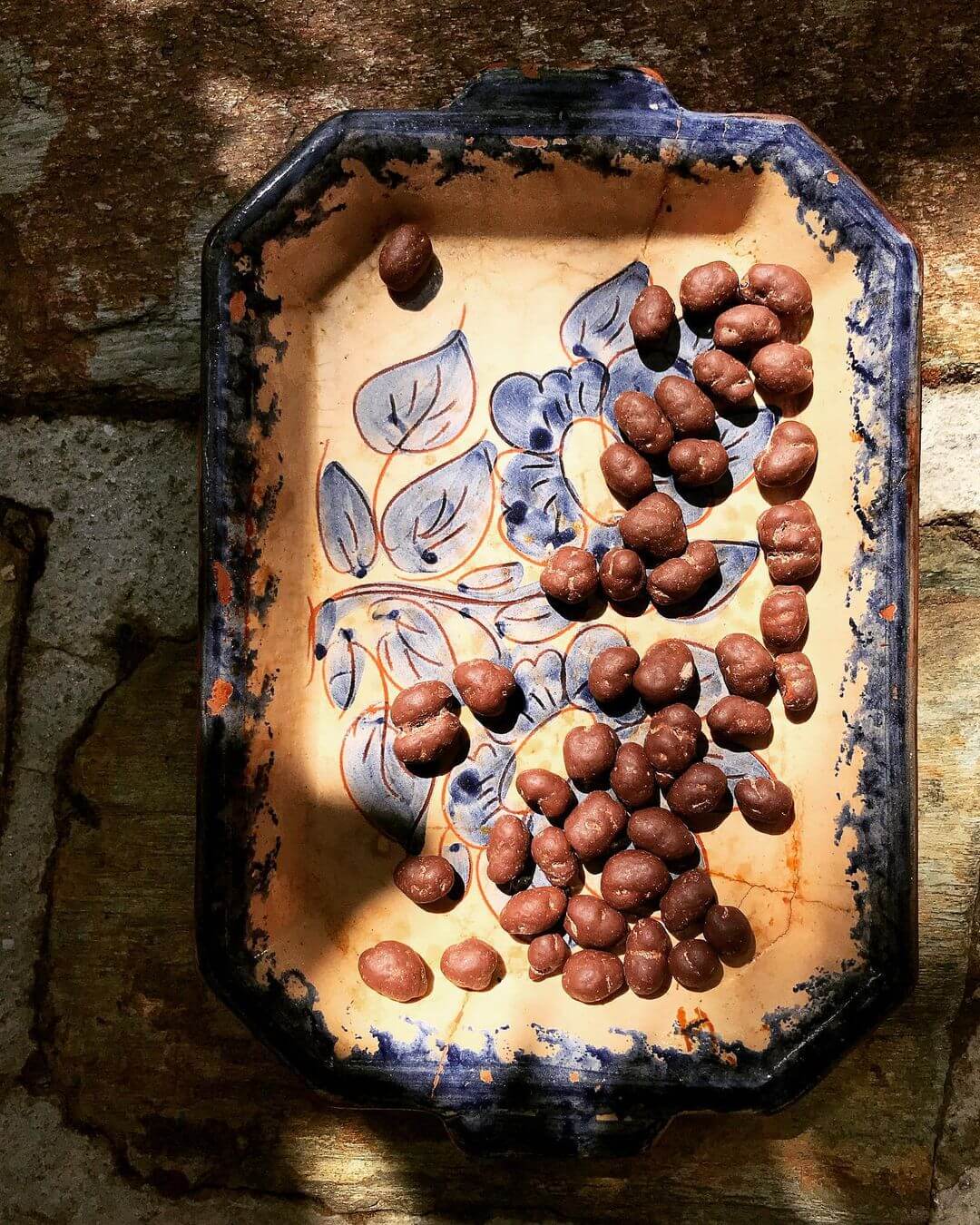 Maulbeeren mit Schokolade überzogen