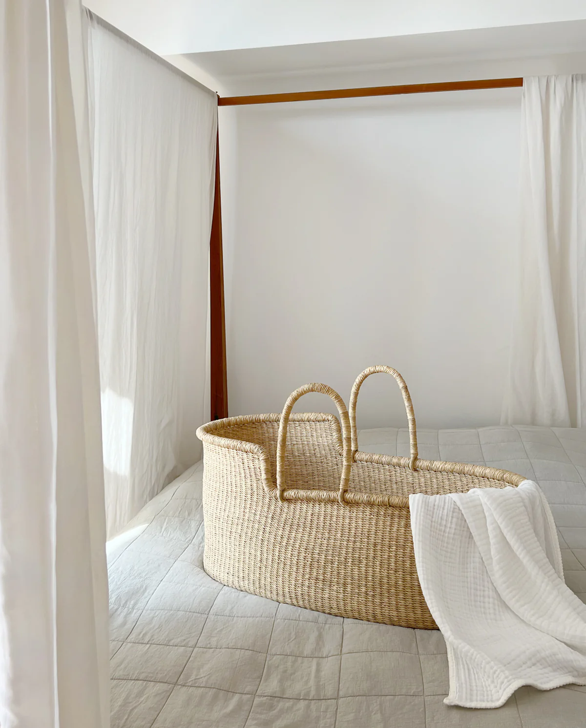 Capazo de mimbre para bebé