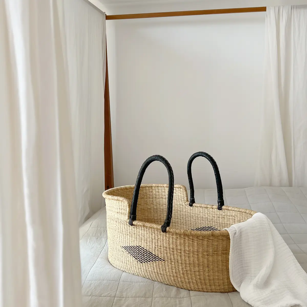 Capazo de mimbre para bebé