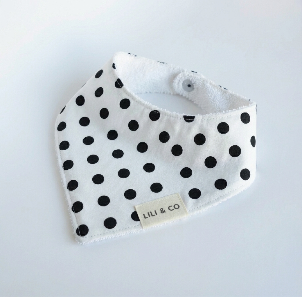 Babero Bandana Clásico: El Toque Chic