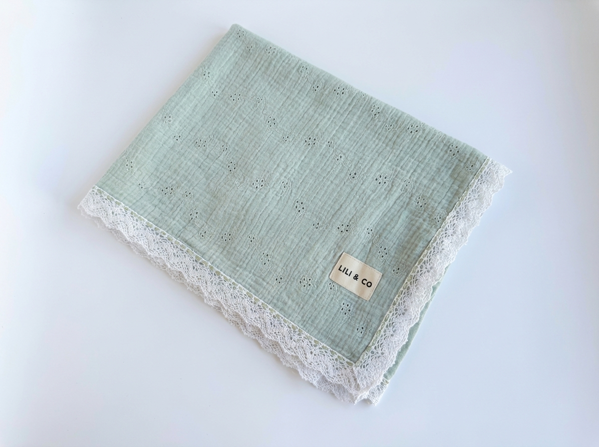 Muselina Bordada y Encaje: Nostalgia Delicada.