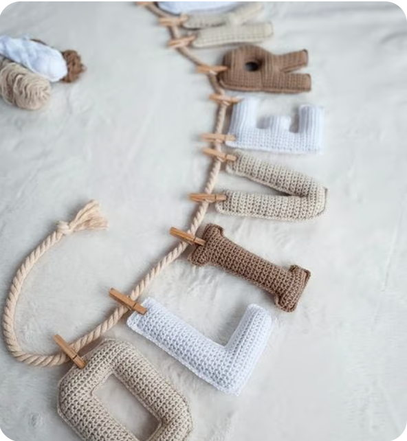 Guirnalda de Letras Crochet: Su Nombre Tejido a Mano.