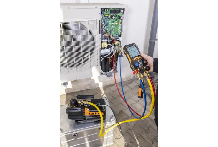 testo 565i - Bomba de vacío inteligente para evacuaciones automatizadas con prueba de retención integrada, 10 CFM (283 l/min)