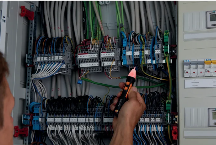 testo 745 - Detector de tensión sin contacto
