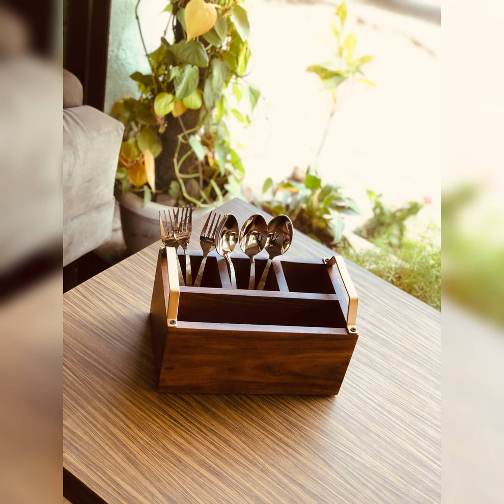 Wooden cutlery holder
