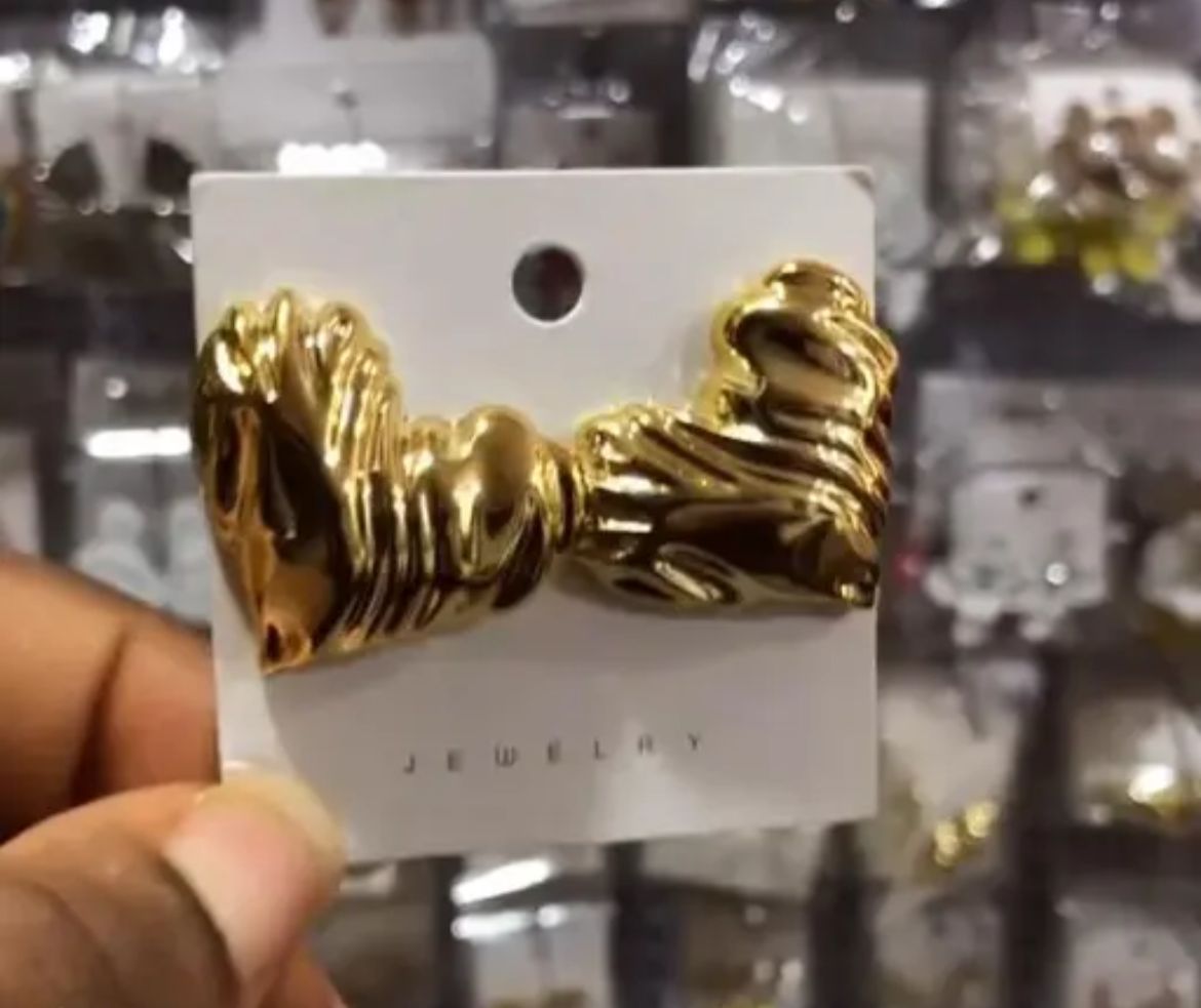 Heartly Drape Diva Studs