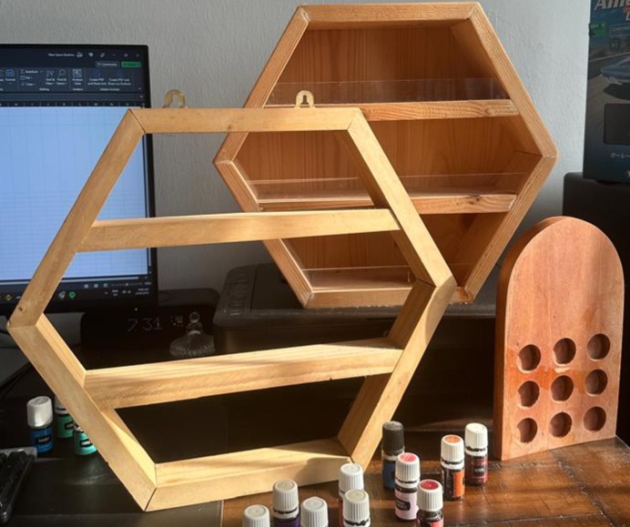 Hexagonal Wooden Shelf Organizer