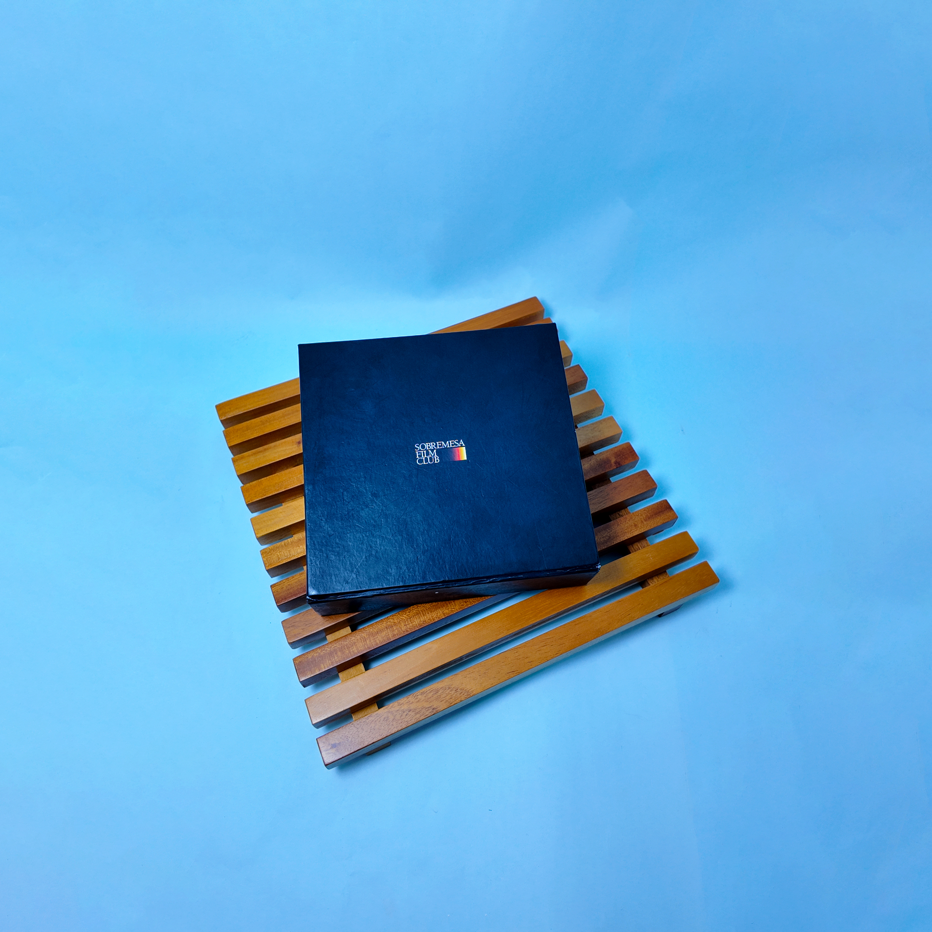 Hardbox buka tutup magnet