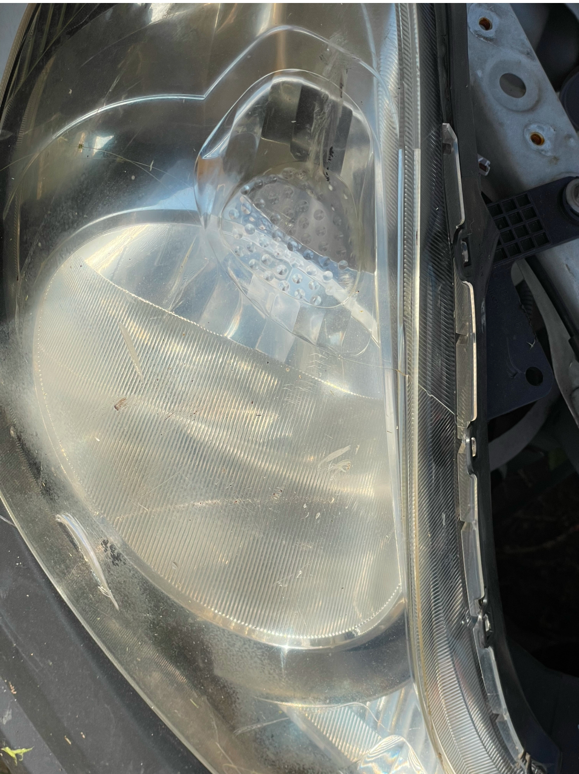 Nissan Advan headlight