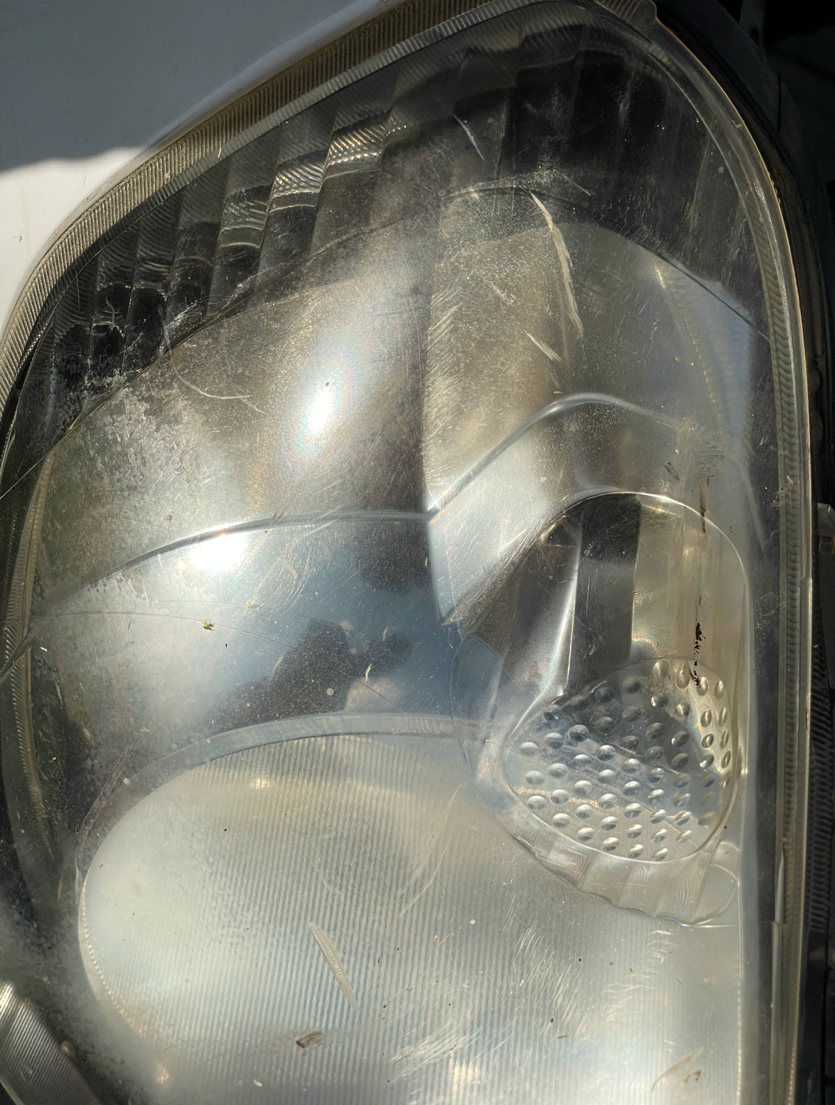 Nissan Advan headlight