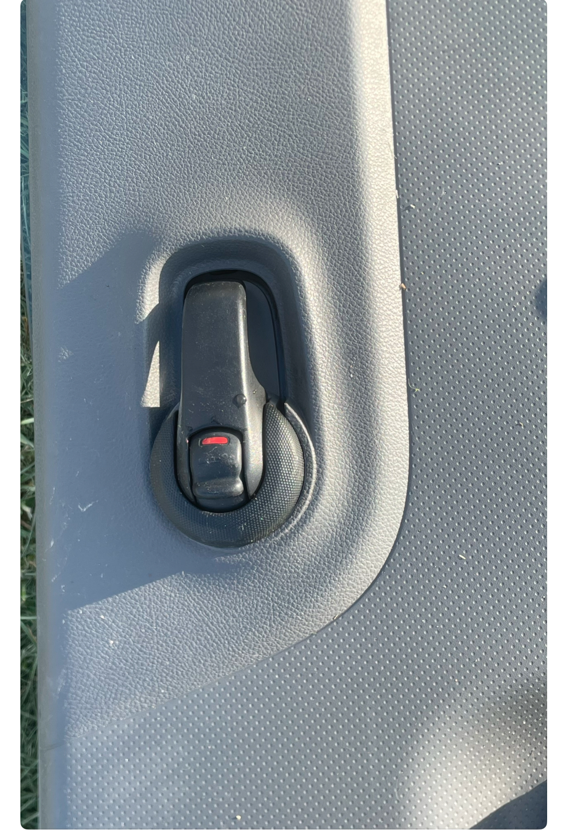 Nissan Advan rear door
