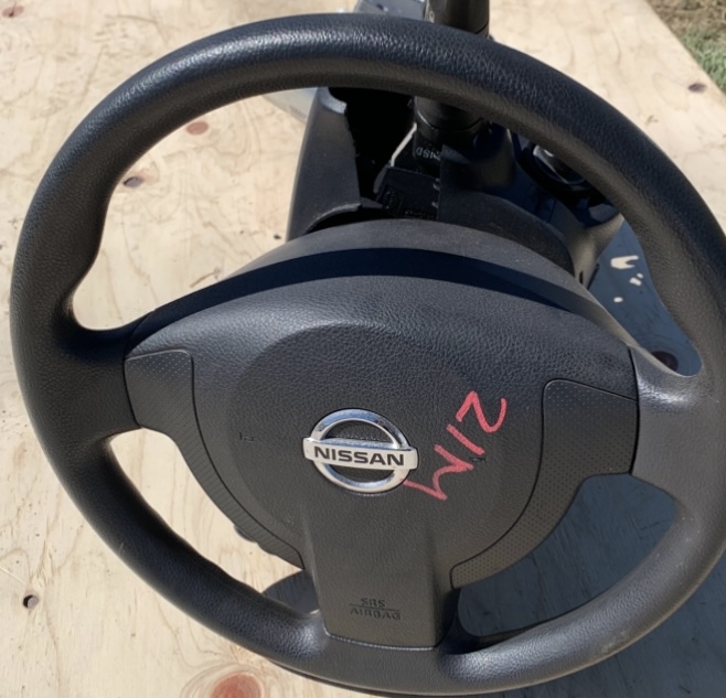 Nissan Advan Steering complete & accessories