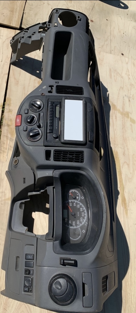 Nissan Advan Complete dashboard