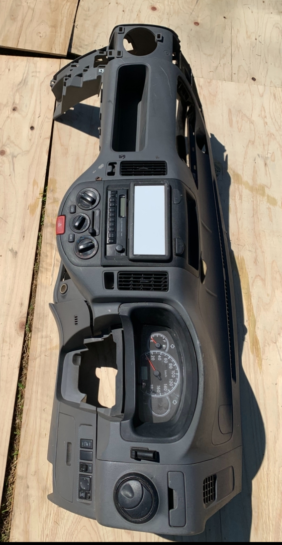 Nissan Advan Complete dashboard