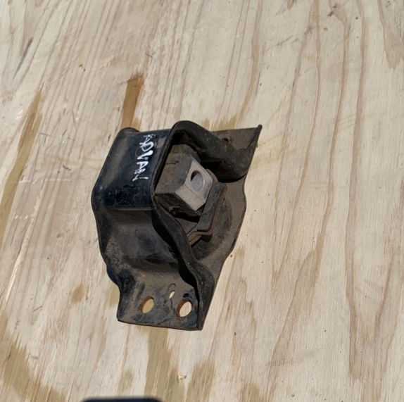 Nissan Advan Engine Mounting 