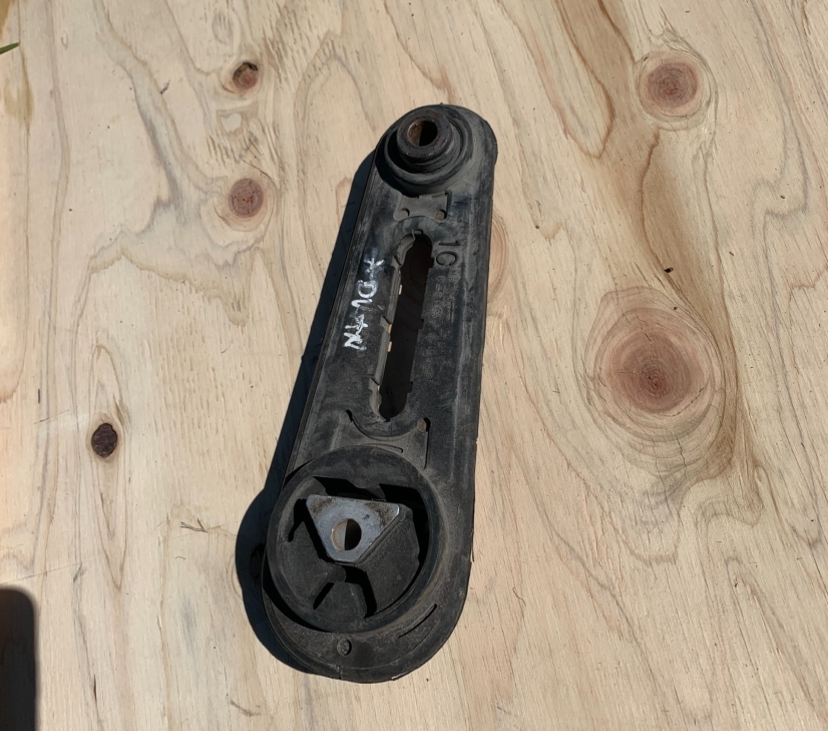 Nissan Advan Gear box Mounting