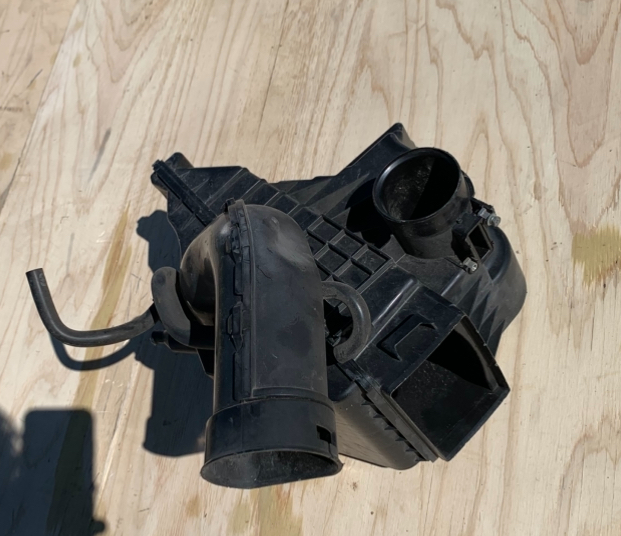 Nissan Advan Air Cleaner Housing