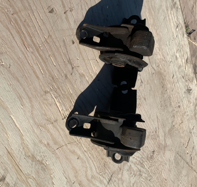 Honda Fit GE6  gearbox mounting