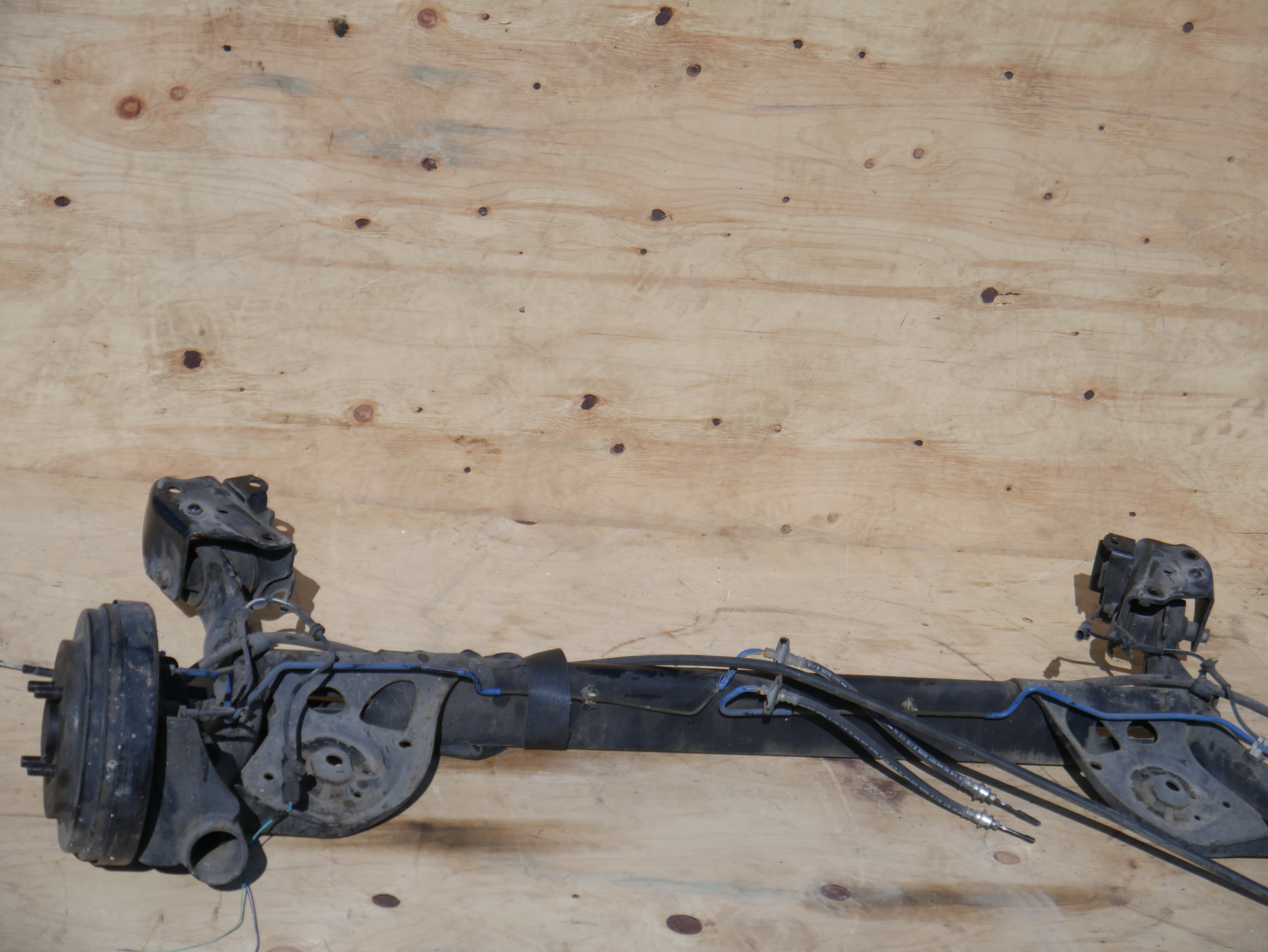 Nissan Note OLD  rear axel