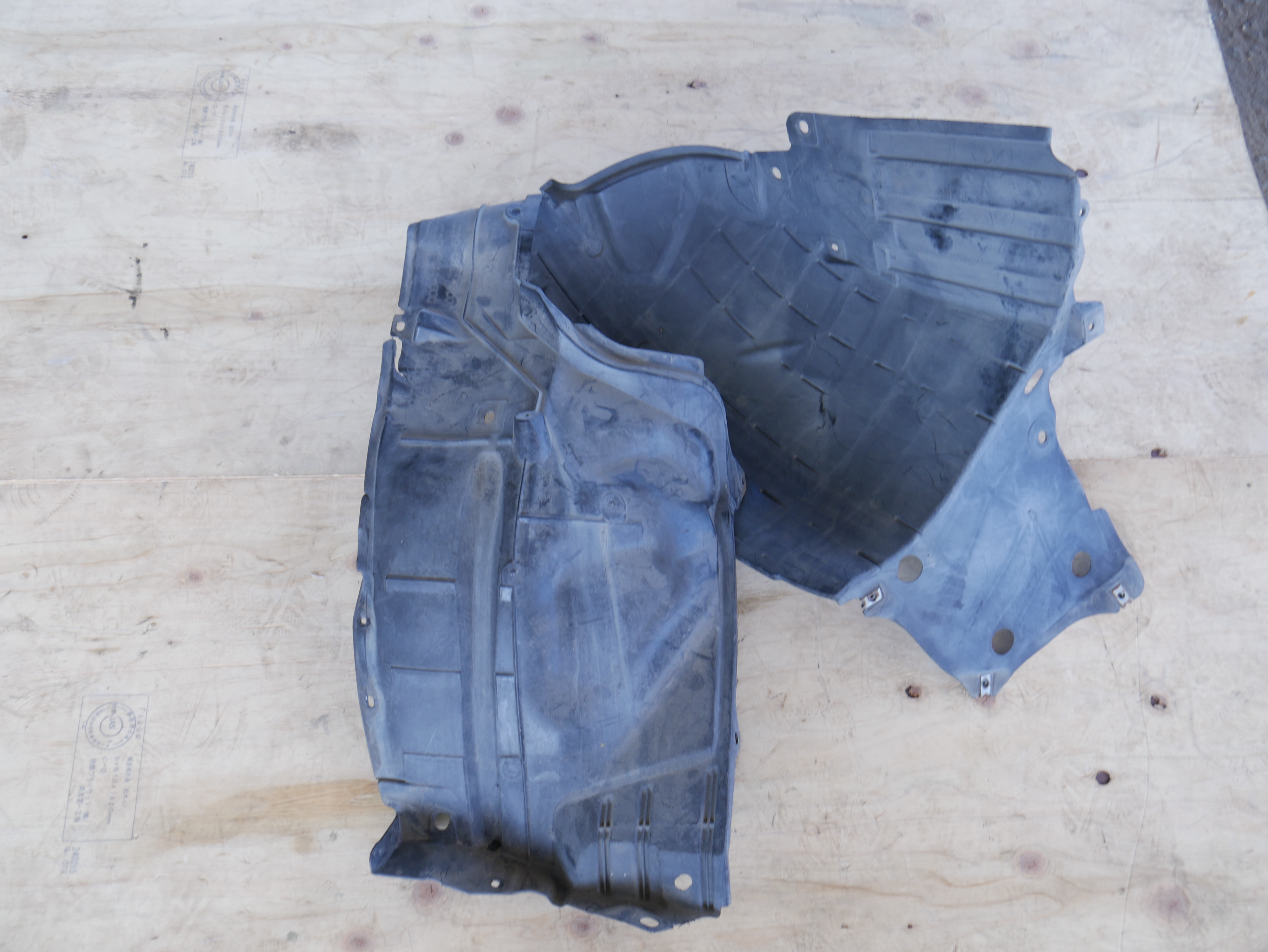 Nissan Note OLD FENDER Liner