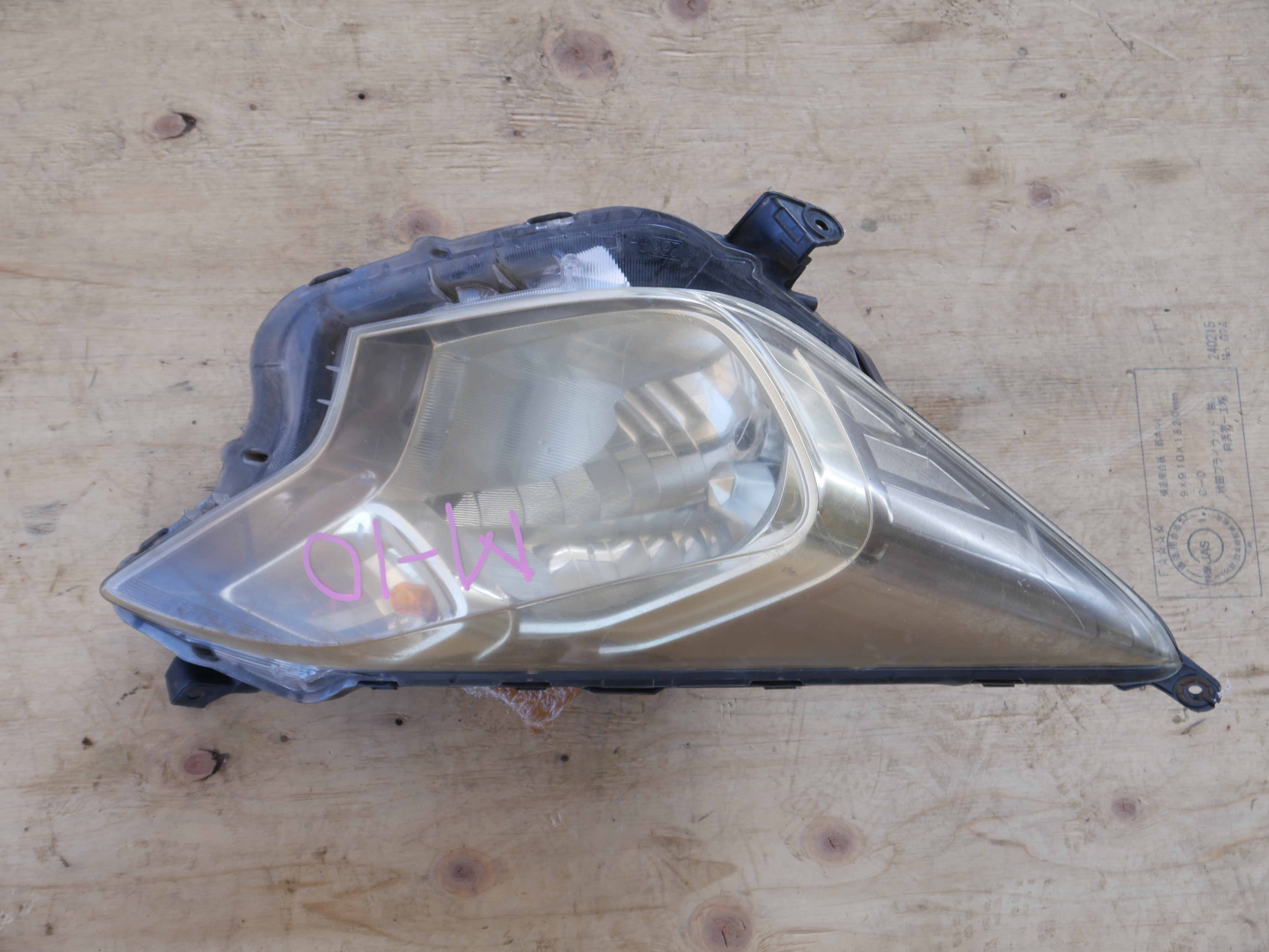 Toyota Ractis Headlight