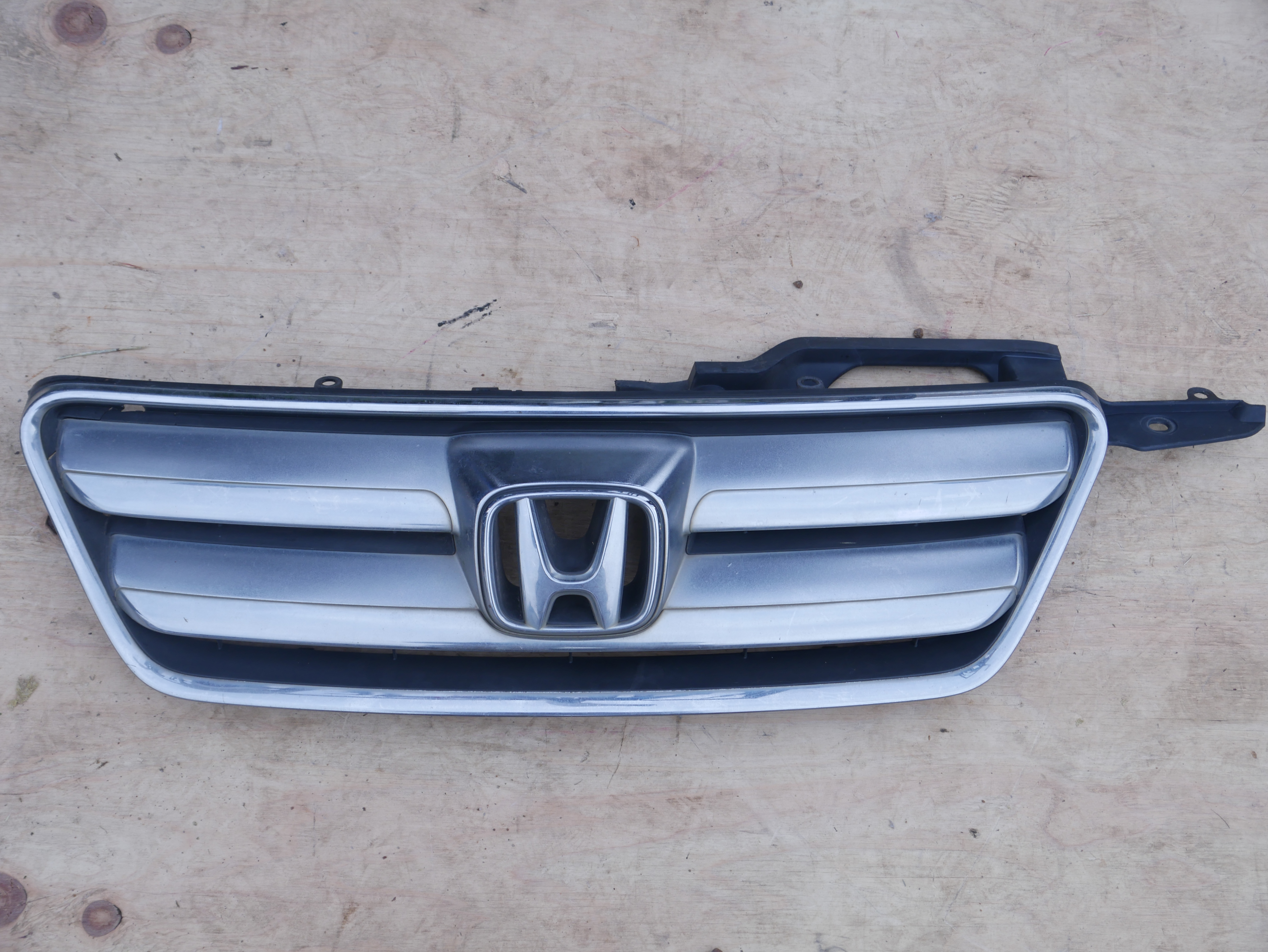 Honda CRV RD7 Grille