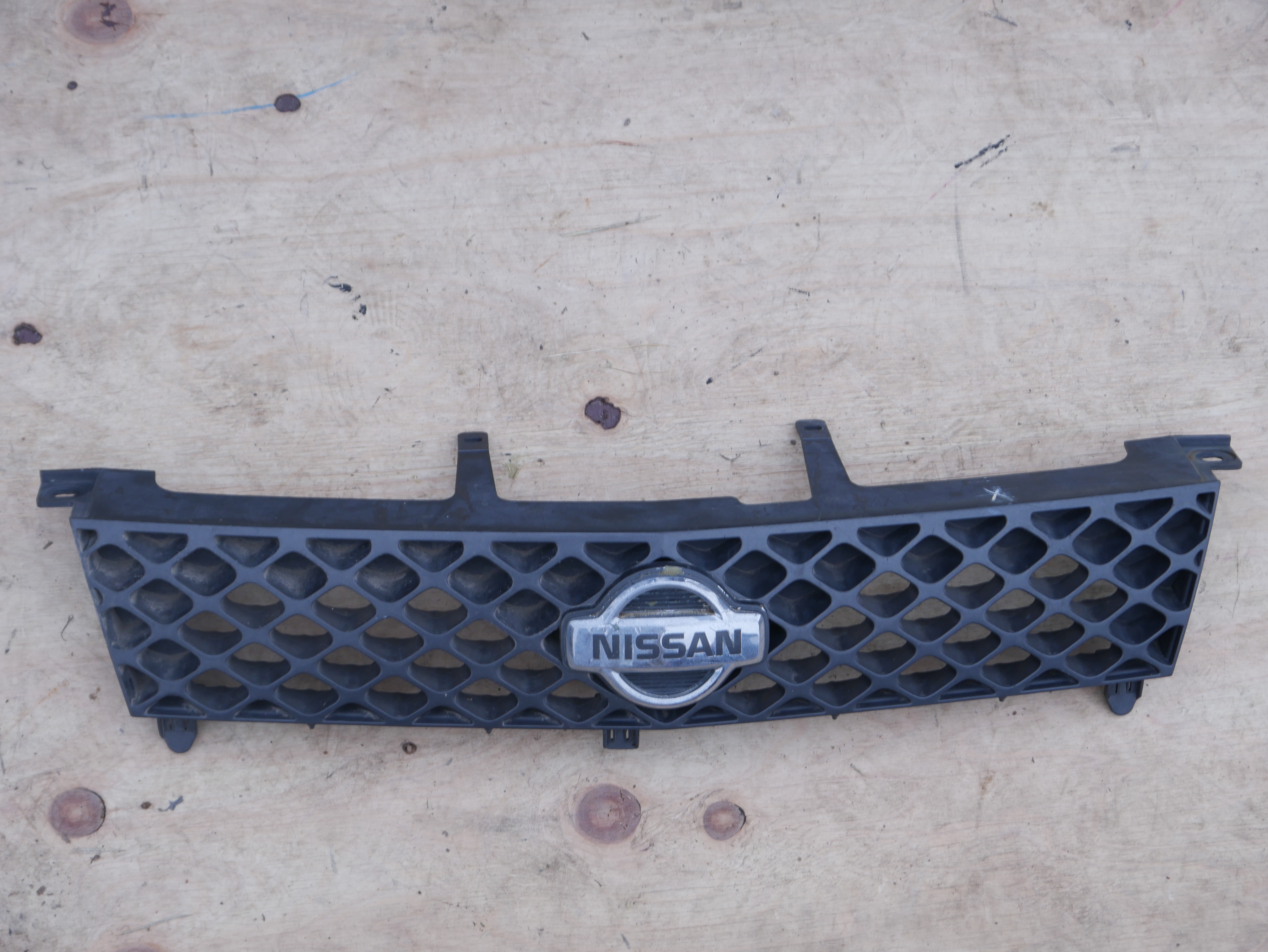 Nissan Xtrail T30 Grille