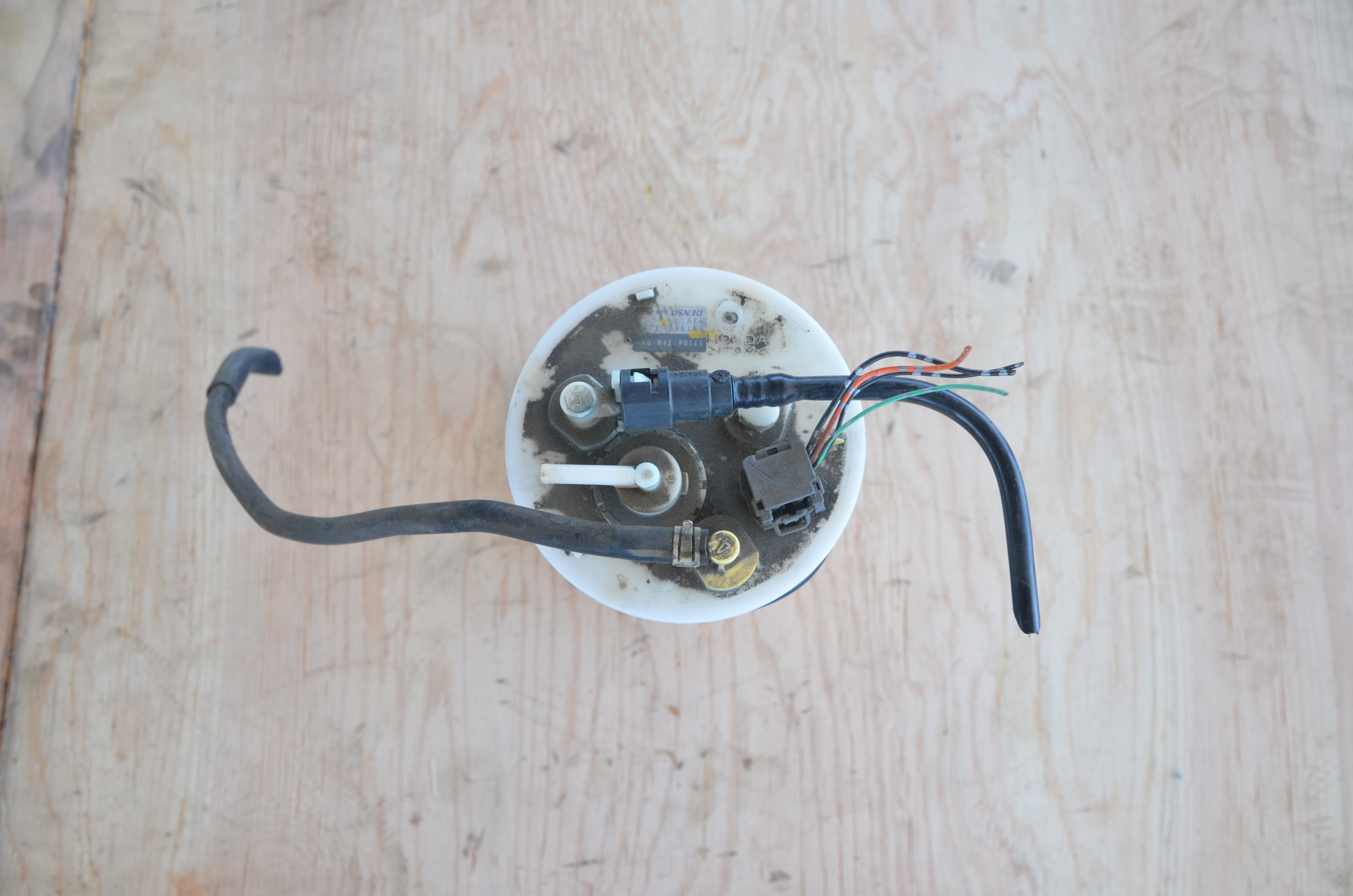 Honda Fit GD1 Fuel Pump & housing