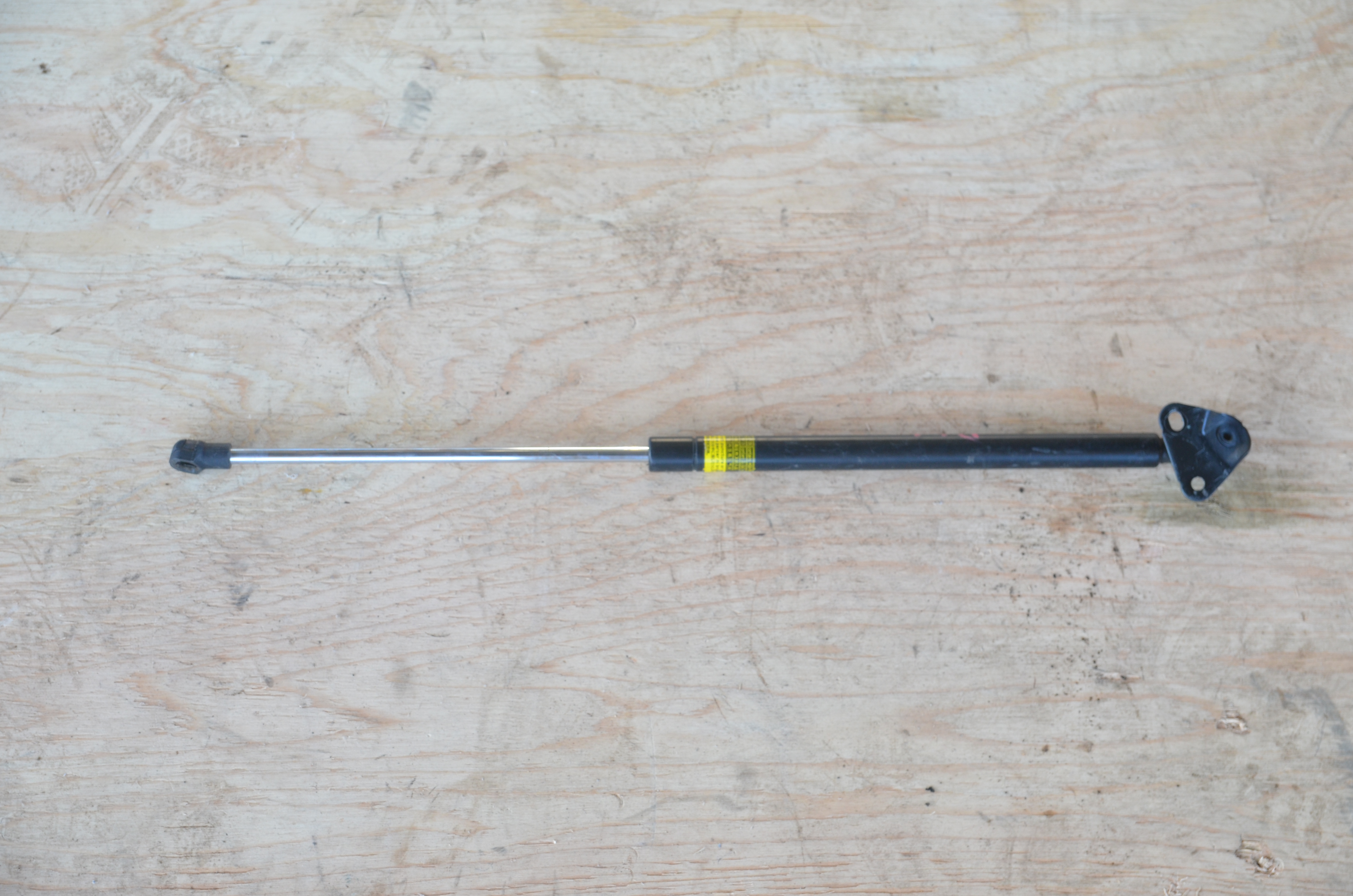 Toyota Aqua Bot shock