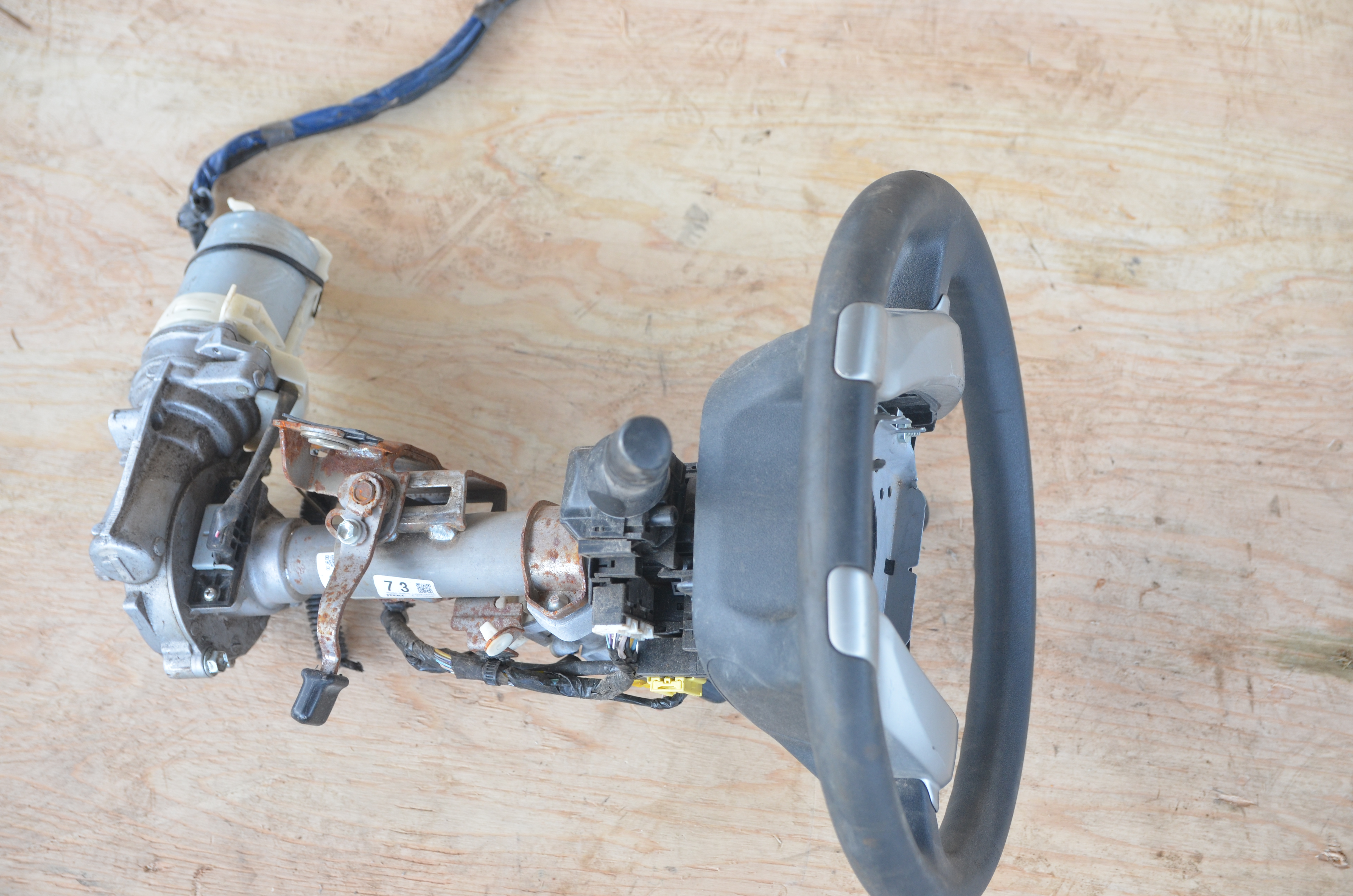 Toyota Aqua Car Steering Column with Steering Wheel