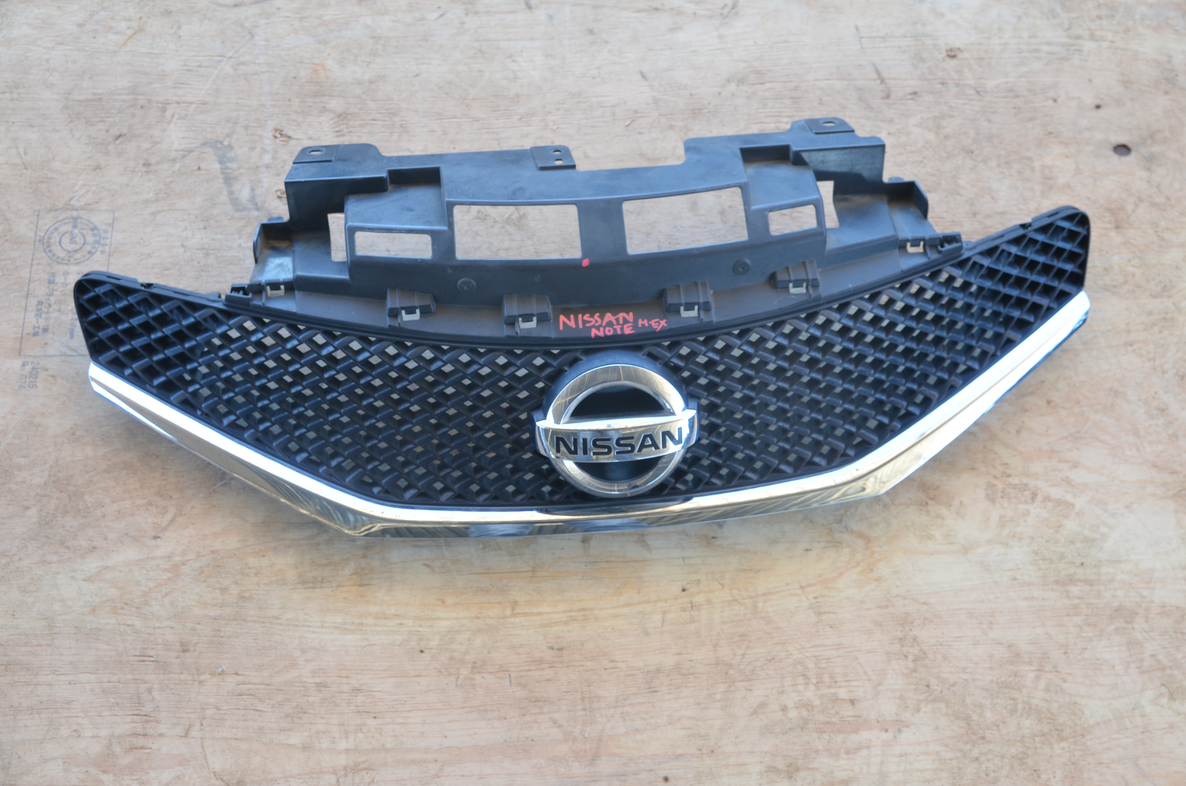 Nissan Note 2012 Grille